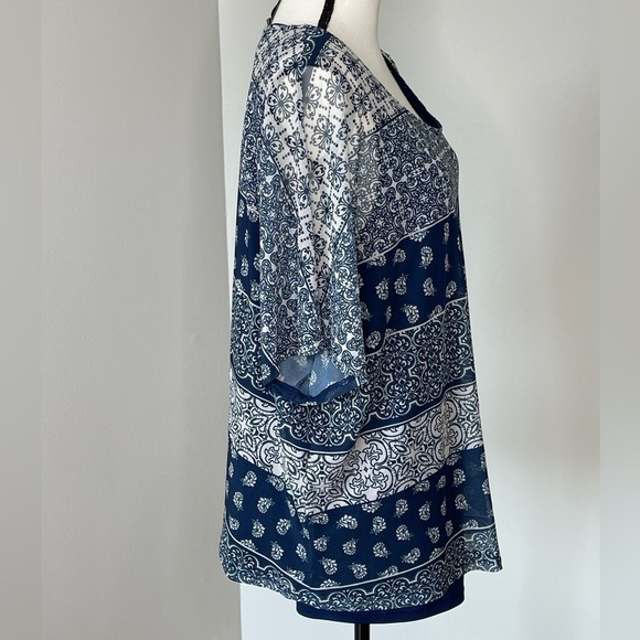 Catherines size 2X top blue lined - Picture 4 of 8